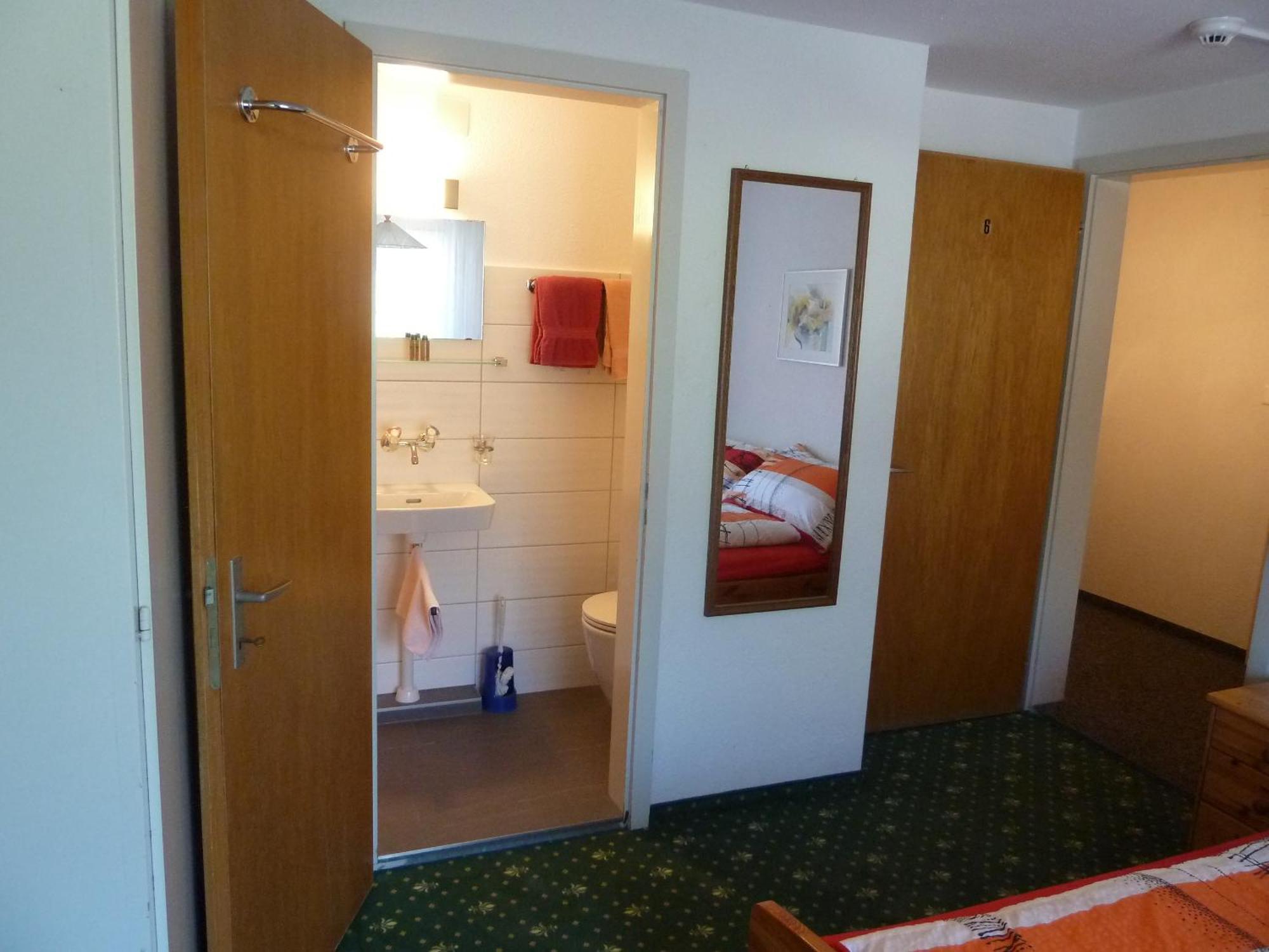 Hotel Restaurant Sunnmatt Aeschi Bei Spiez 외부 사진