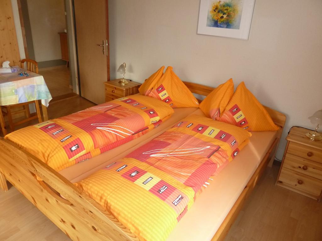 Hotel Restaurant Sunnmatt Aeschi Bei Spiez 객실 사진